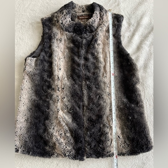 ADRIENNE VITTADINI Women's FAUX FUR Vest size M - Picture 5 of 9